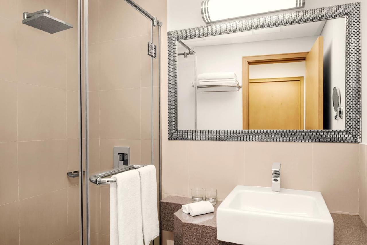 Adagio Premium Dubai Al Barsha Aparthotel Екстериор снимка