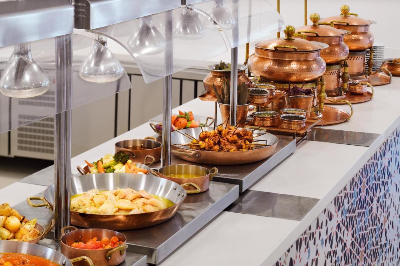 Adagio Premium Dubai Al Barsha Aparthotel Екстериор снимка