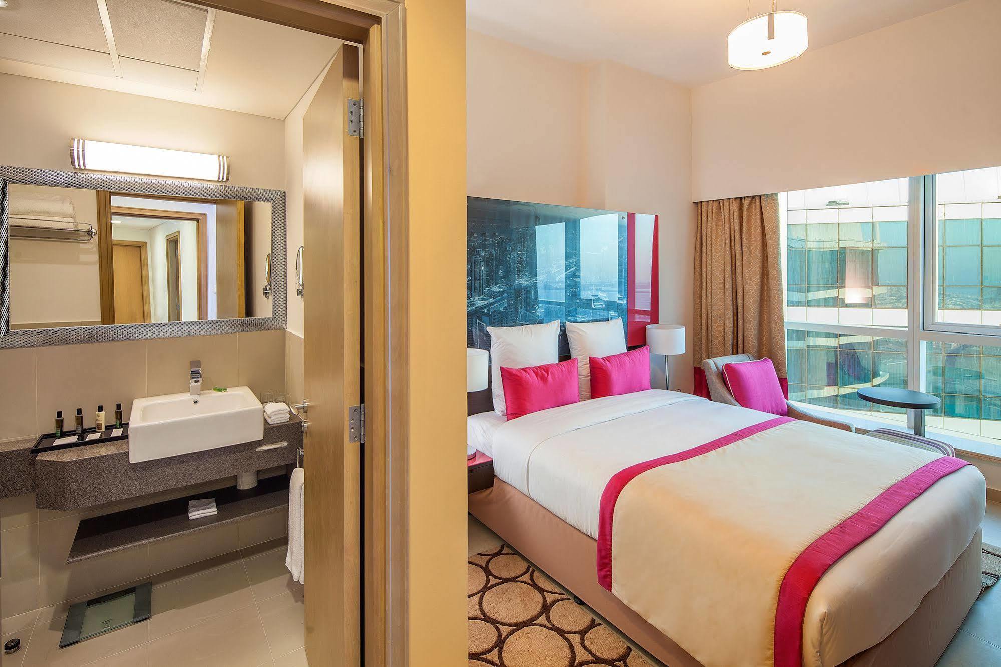Adagio Premium Dubai Al Barsha Aparthotel Екстериор снимка
