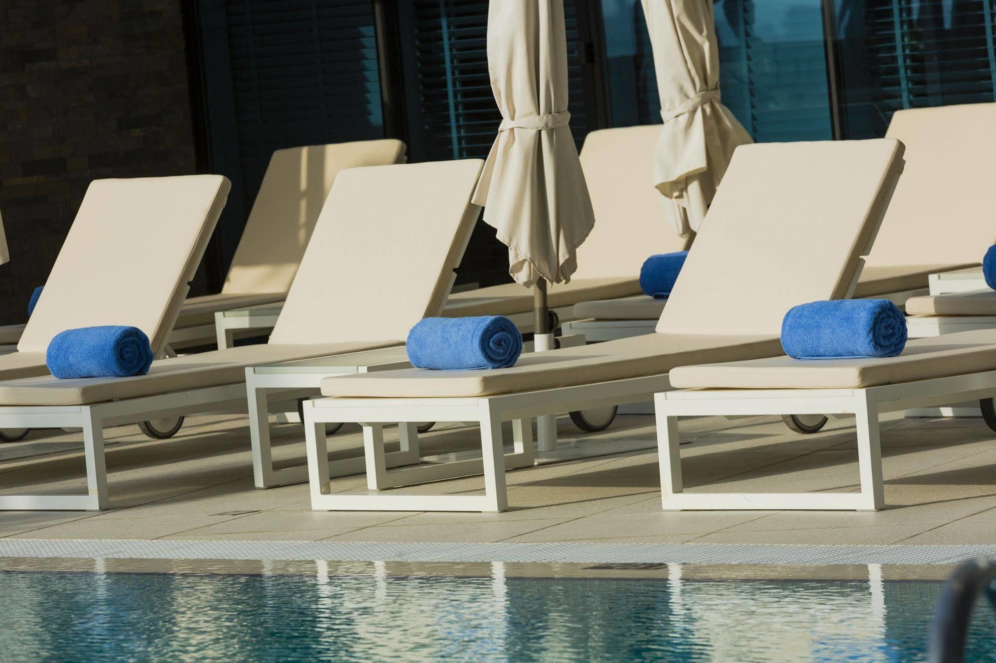 Adagio Premium Dubai Al Barsha Aparthotel Екстериор снимка